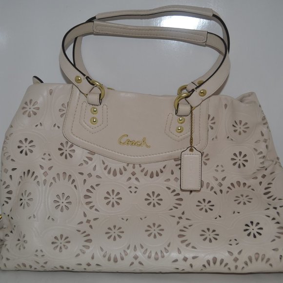 Coach Satchel - Picture 3 of 7